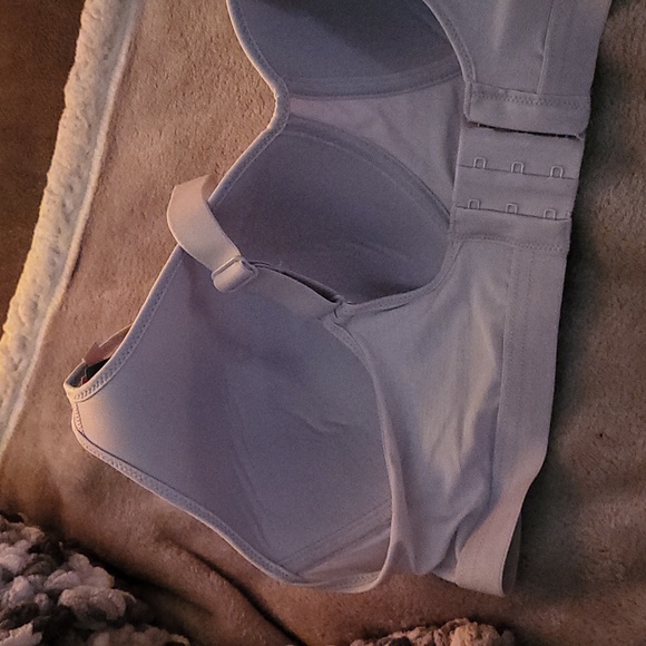 Hanes Bra - Picture 7 of 10